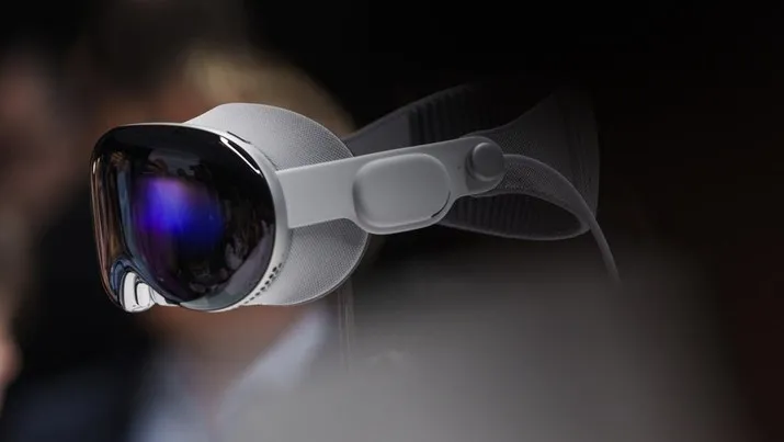 Dengan demikian, Apple kini tengah bersiap untuk menyediakan ponsel ganti yang akan memungkinkan pengguna untuk menikmati aplikasi tersebut lebih cepat dan lebih nyaman di dalam air.  Dengan semakin berkembangnya teknologi dan gaya hidup yang semakin dinamis, ponsel tidak hanya digunakan untuk berkomunikasi dan mengakses internet, namun juga untuk mengabadikan momen-momen penting di dalam air seperti berenang, snorkeling, atau diving. Oleh karena itu, Apple pun berinisiatif untuk menyediakan ponsel ganti yang memiliki fitur tahan air yang lebih baik, sehingga pengguna dapat tetap menggunakan ponsel mereka tanpa khawatir terkena kerusakan akibat air.  Dengan hadirnya ponsel ganti yang lebih canggih dan tahan air dari Apple, pengguna kini dapat lebih leluasa dan nyaman dalam mengakses aplikasi TikTok di dalam air. Hal ini tentunya akan semakin memudahkan para pengguna untuk mengekspresikan kreativitas dan berbagi momen-momen seru di dalam air dengan teman-teman mereka. Sehingga, tidak heran jika TikTok lebih cepat masuk ke dalam air dan menjadi aplikasi favorit para pengguna ponsel di seluruh dunia.